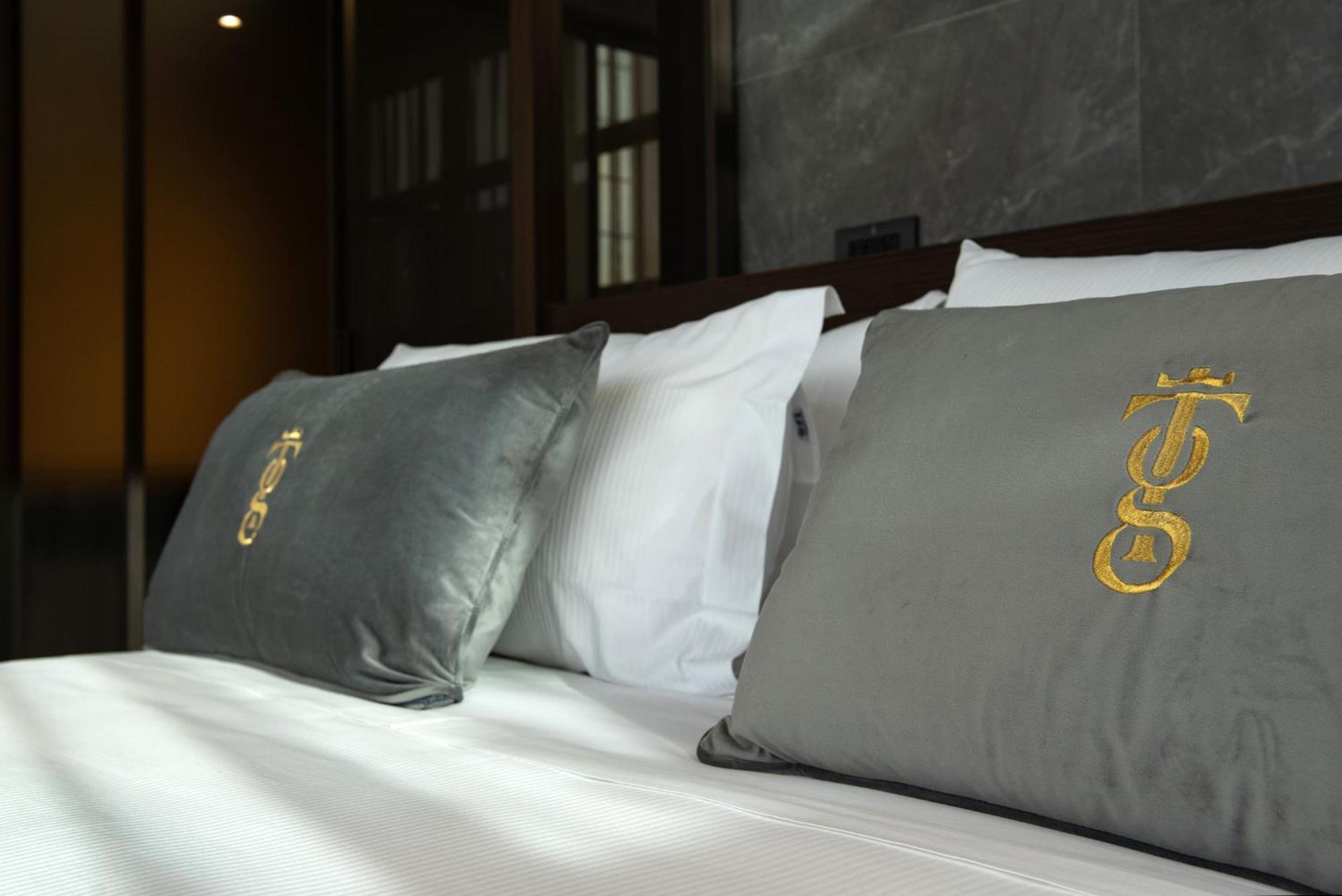 Gold Tower Lifestyle Hotel Napoli Esterno foto